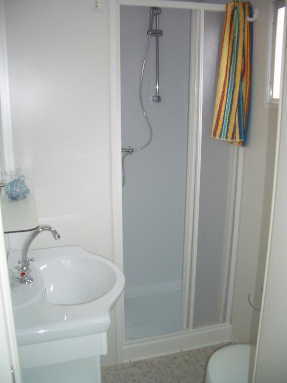 Camping & Resort Valle Romantica Cannobio Chambre photo